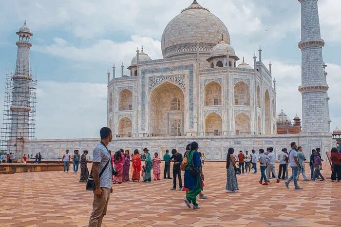 Taj Mahal Tour from Bhubaneswar